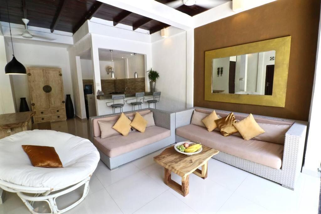 Private With Pool Near 66 In * Seminyak (Bali)